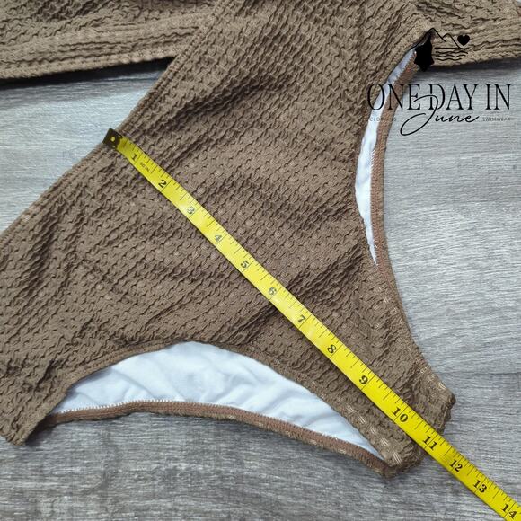 CharmLeaks Textured Tie Back Bikini Swimsuit Size L - Picture 3 of 4